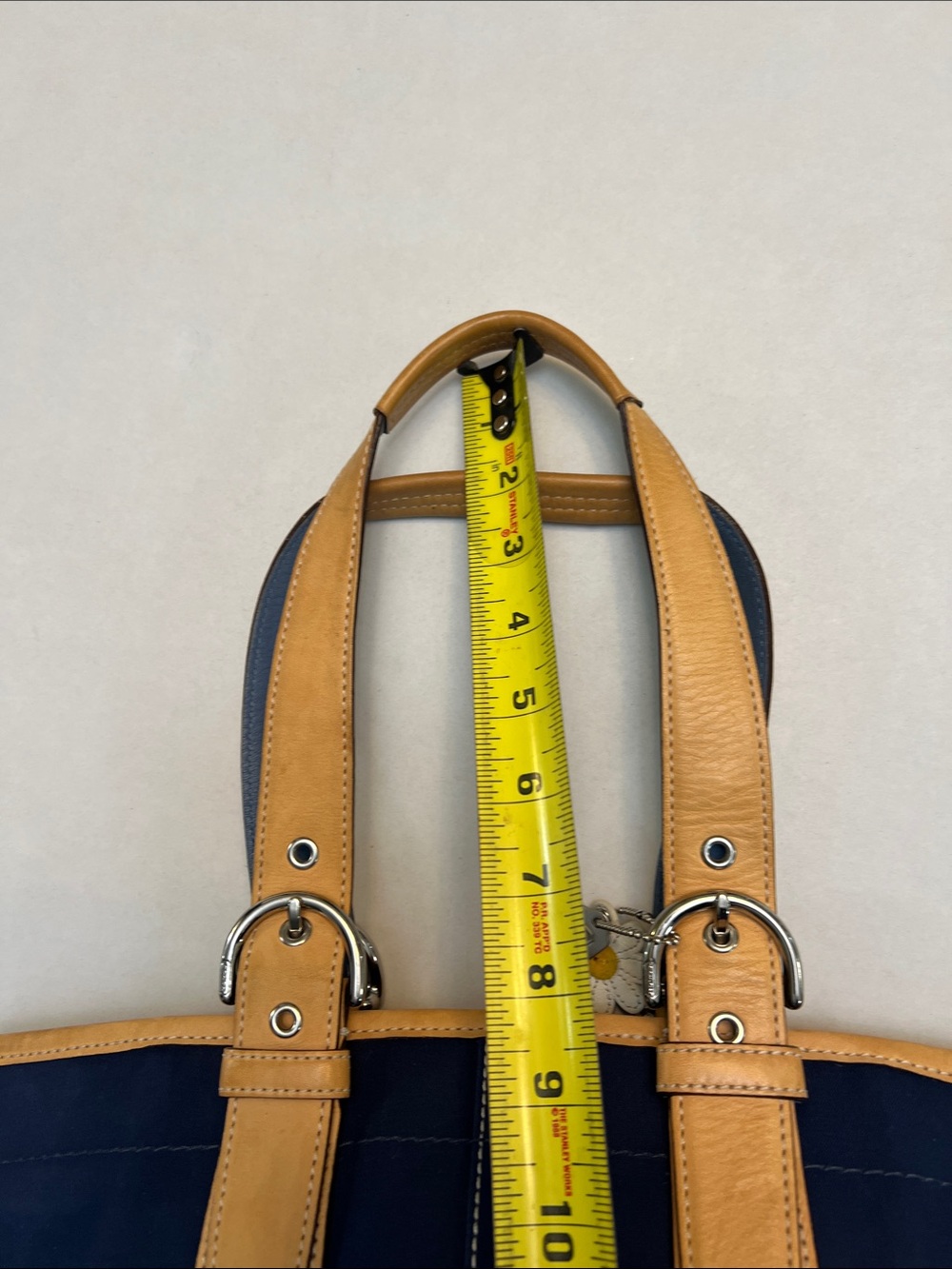 VINTAGE Y2K SOHO COACH DAISY CHARM SHOULDER BAG NAVY CANVAS WHITE LEATHER PREPPY - Picture 15 of 15